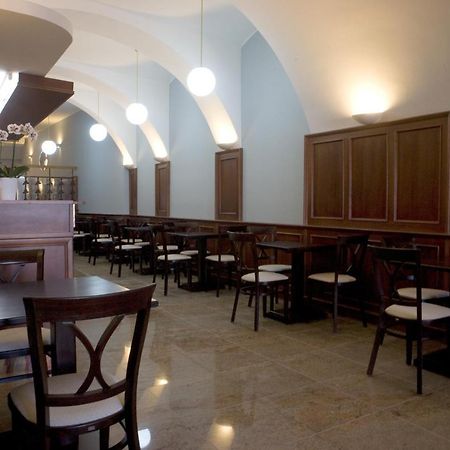 Hostel U Zlateho Kohouta Kromeriz Ngoại thất bức ảnh