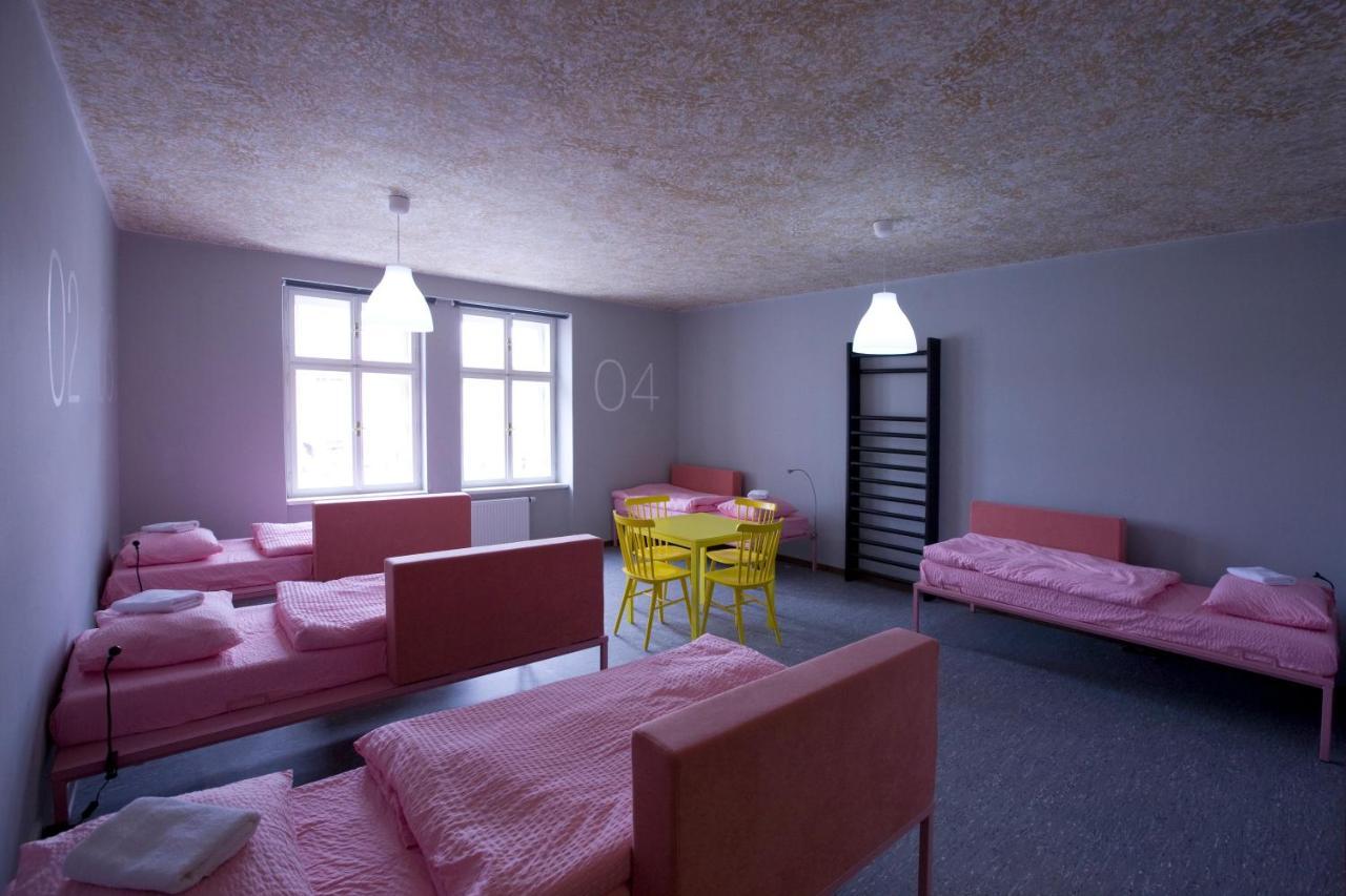 Hostel U Zlateho Kohouta Kromeriz Ngoại thất bức ảnh